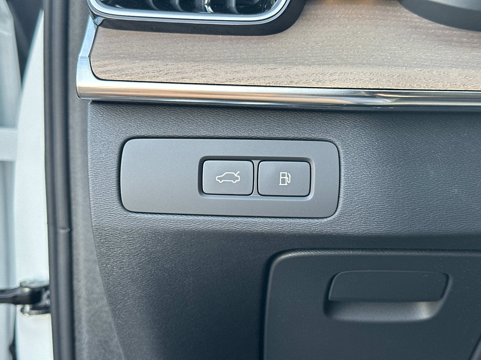 2026 Volvo XC90 Plug-In Hybrid Plus