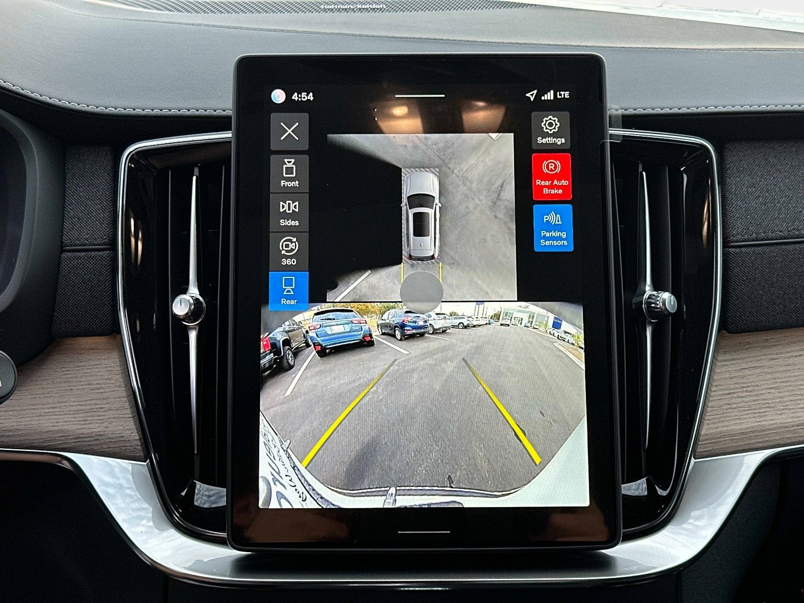 2026 Volvo XC90 Plug-In Hybrid Plus