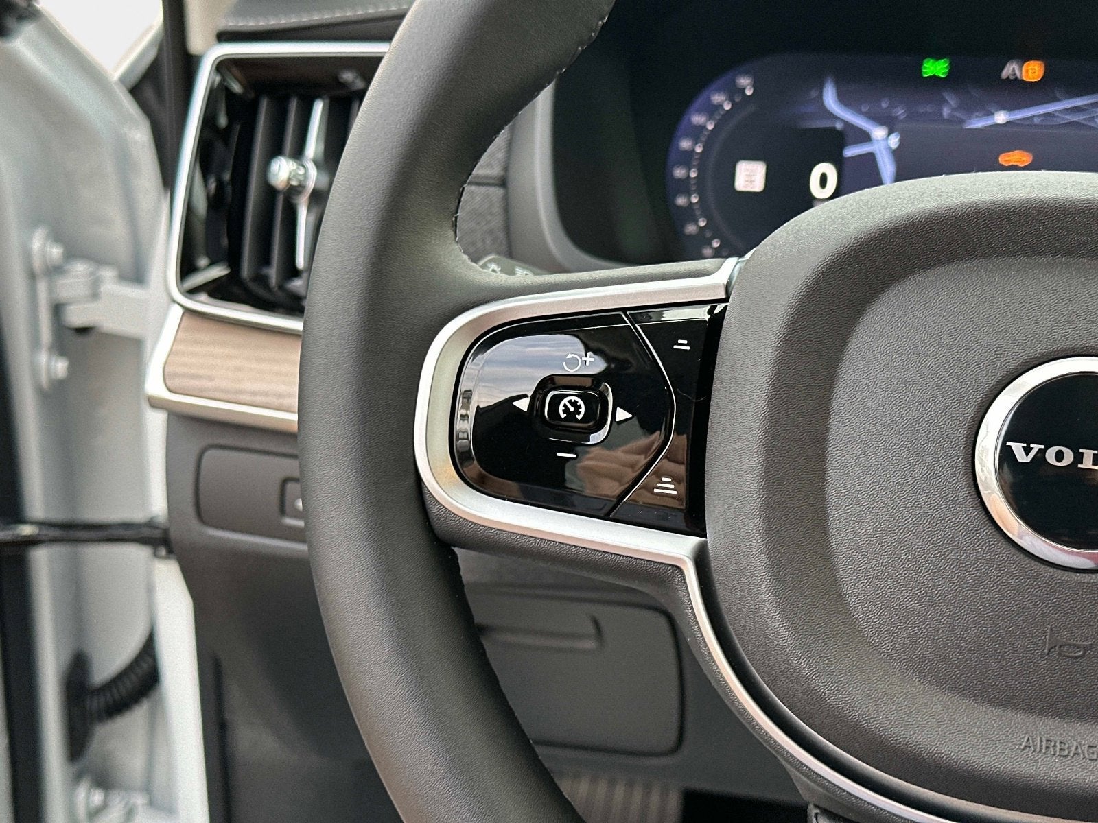 2026 Volvo XC90 Plug-In Hybrid Plus