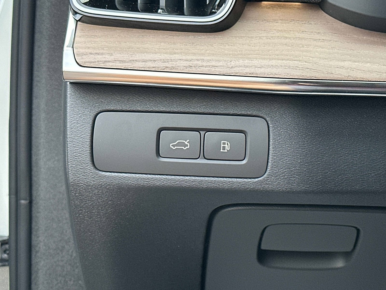 2026 Volvo XC90 Plug-In Hybrid Plus