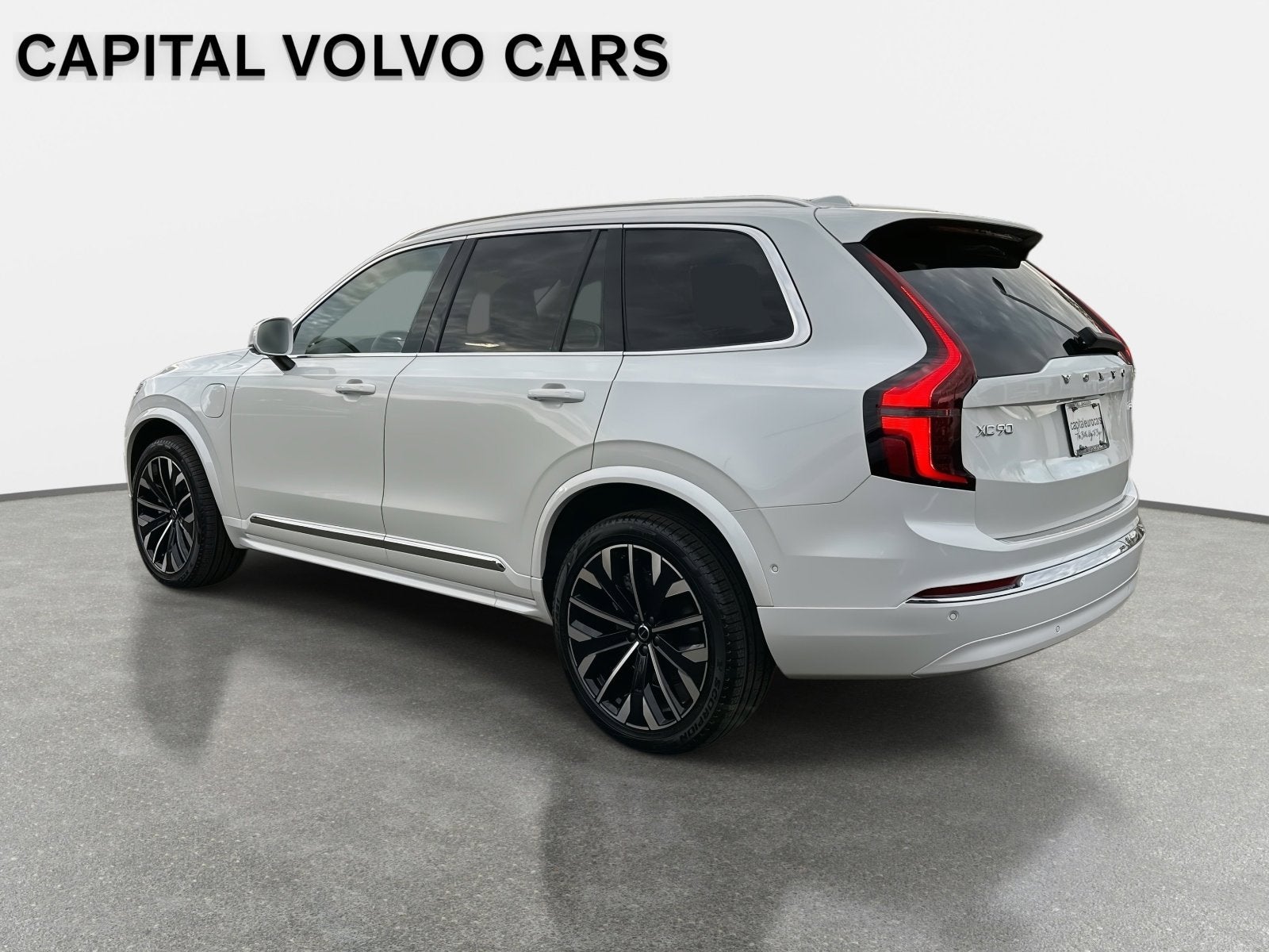 2026 Volvo XC90 Plug-In Hybrid Plus