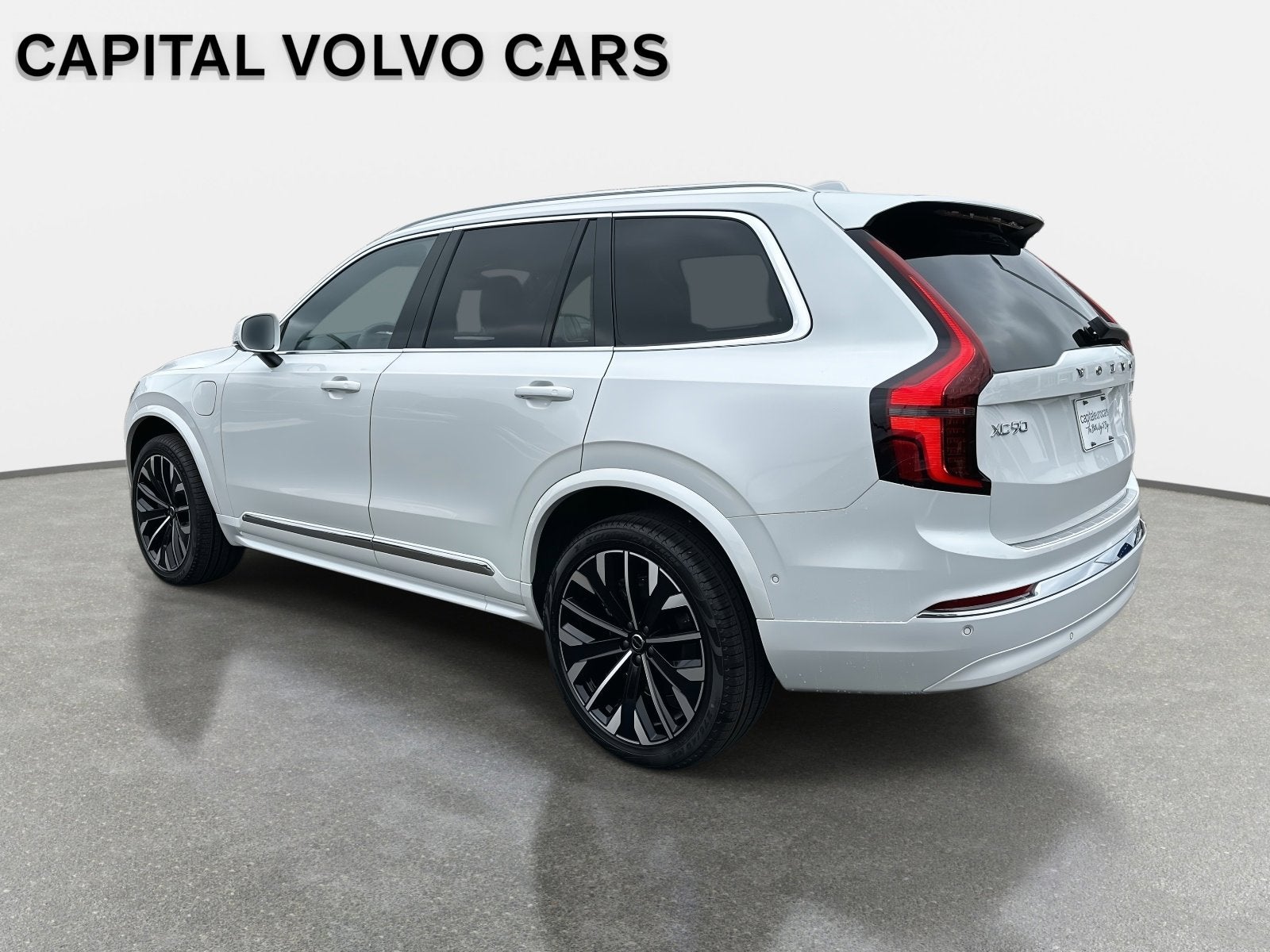 2026 Volvo XC90 Plug-In Hybrid Plus