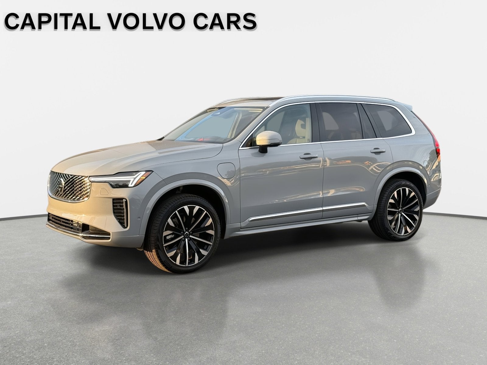2025 Volvo XC90 Plug-In Hybrid Plus