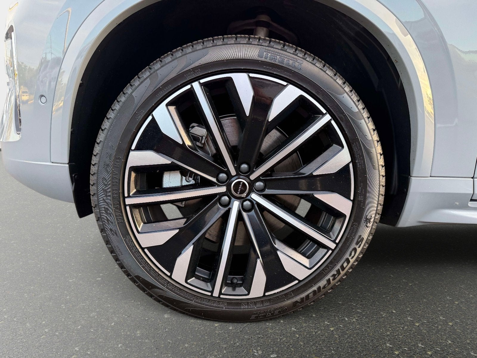2025 Volvo XC90 Plug-In Hybrid Plus