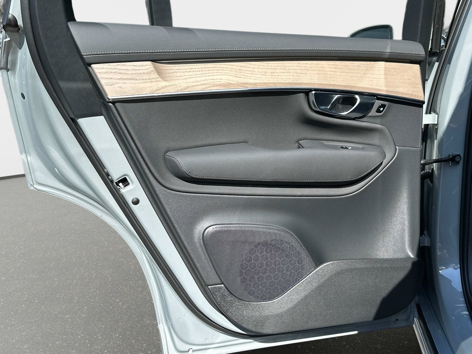 2025 Volvo XC90 Plug-In Hybrid Plus