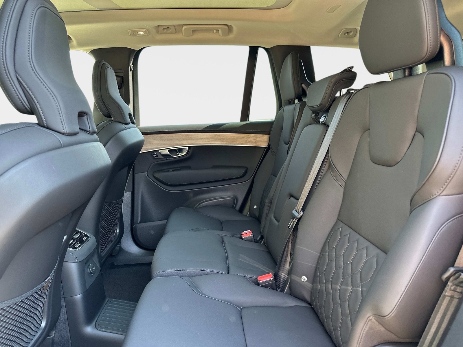 2025 Volvo XC90 Plug-In Hybrid Plus