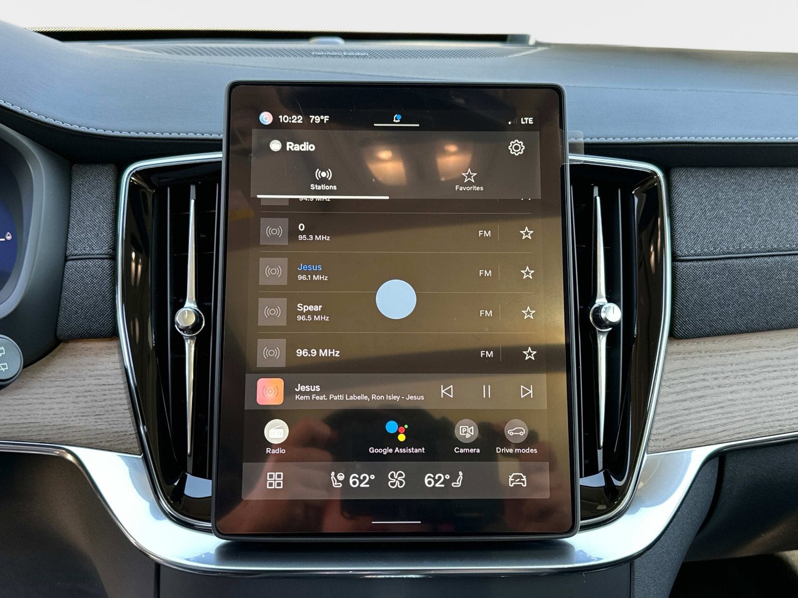 2025 Volvo XC90 Plug-In Hybrid Plus