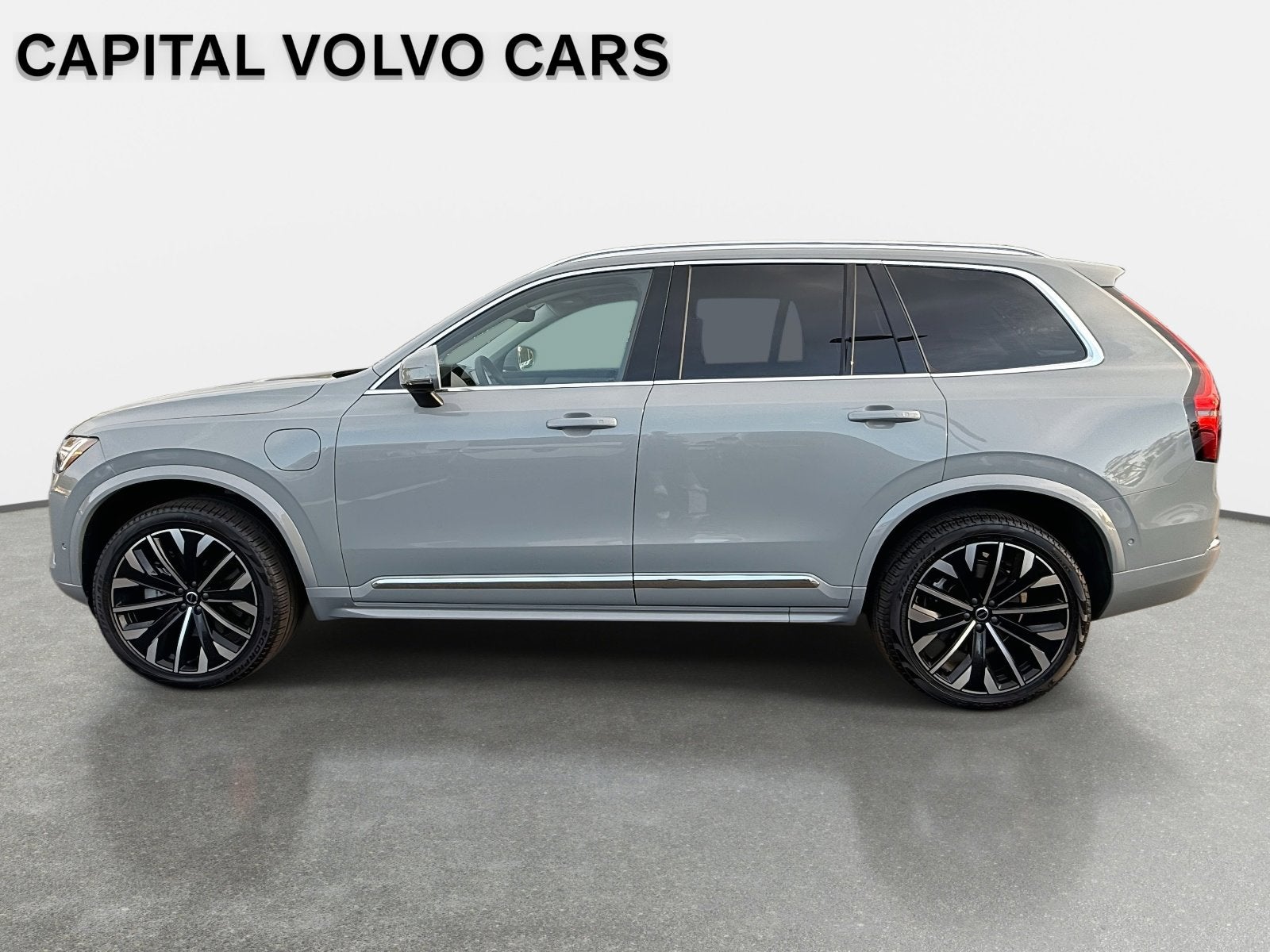2025 Volvo XC90 Plug-In Hybrid Plus
