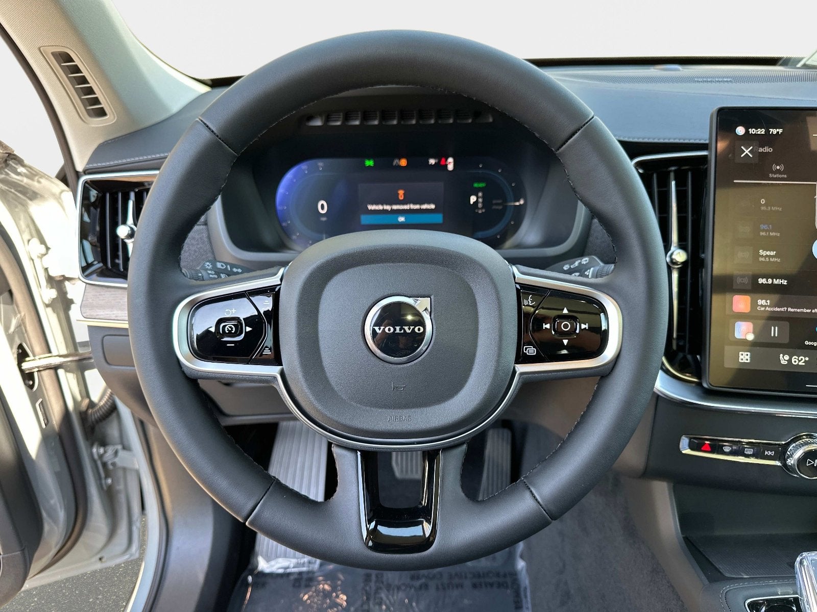 2025 Volvo XC90 Plug-In Hybrid Plus