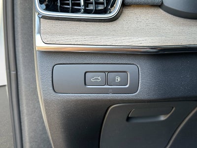 2025 Volvo XC90 Plug-In Hybrid Plus