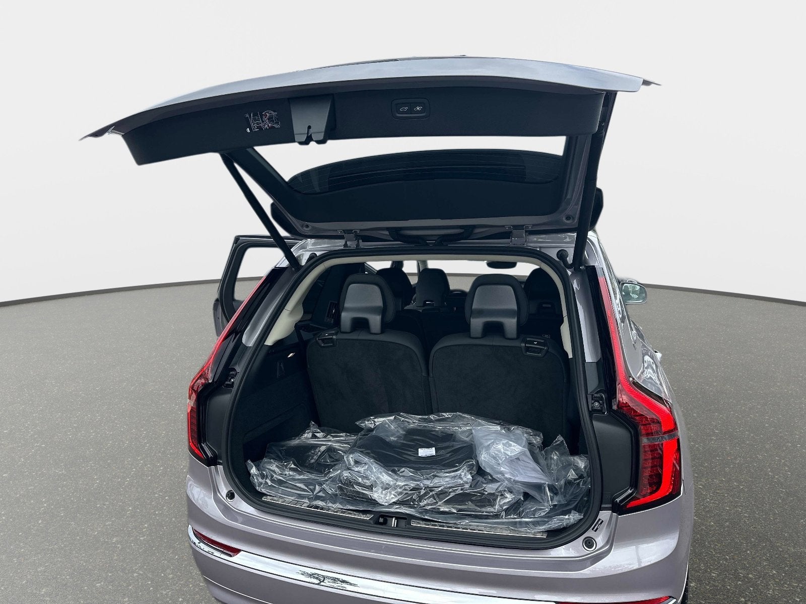 2026 Volvo XC90 Plug-In Hybrid Plus