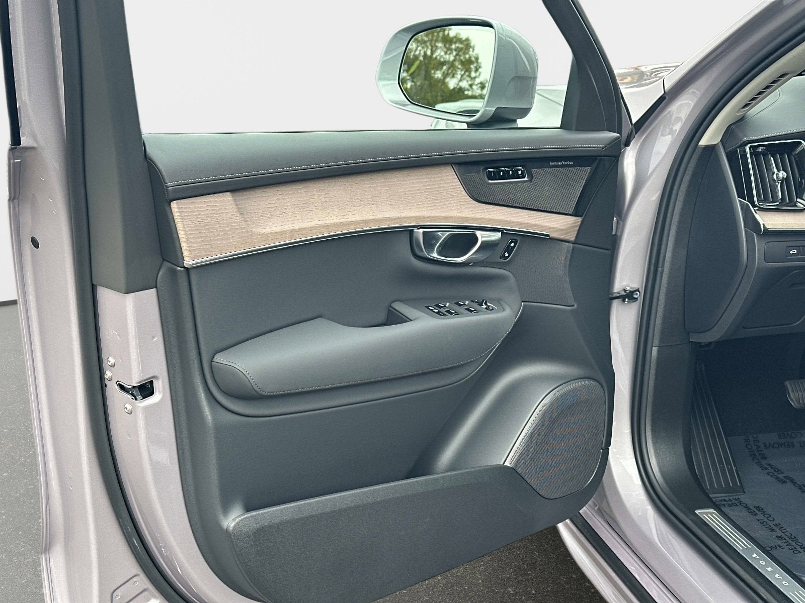 2026 Volvo XC90 Plug-In Hybrid Plus