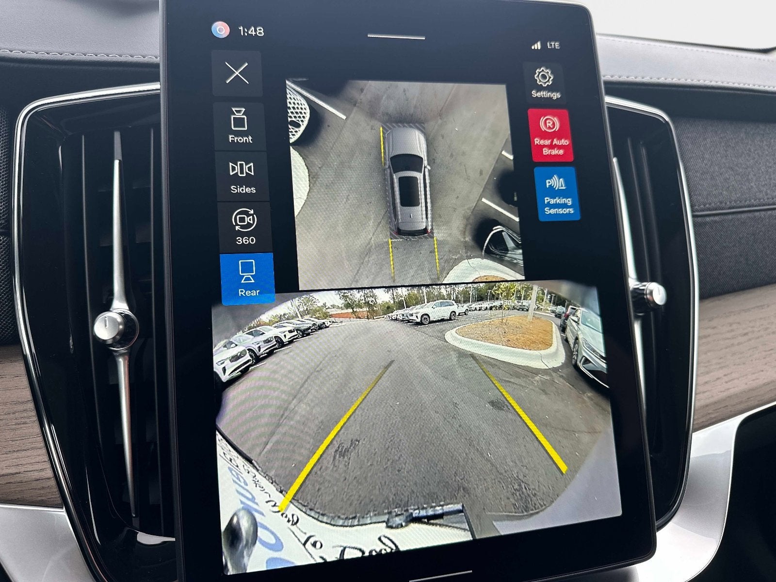 2026 Volvo XC90 Plug-In Hybrid Plus