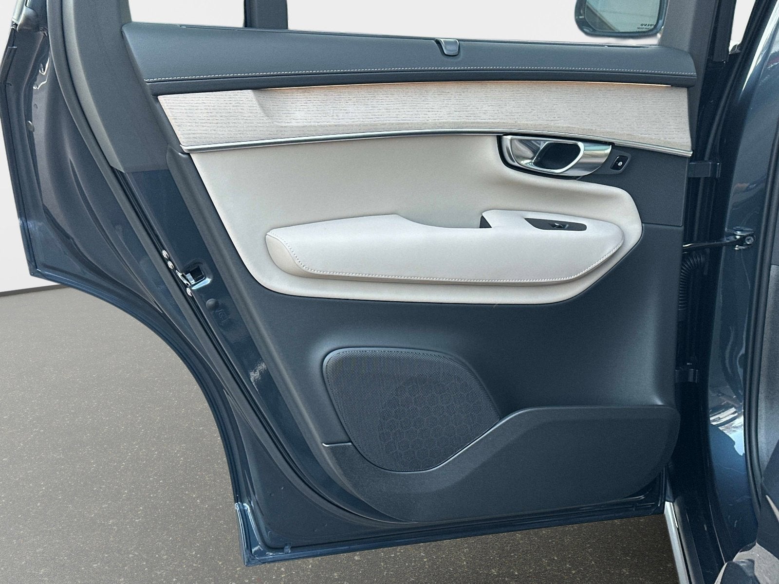 2026 Volvo XC90 Plug-In Hybrid Ultra