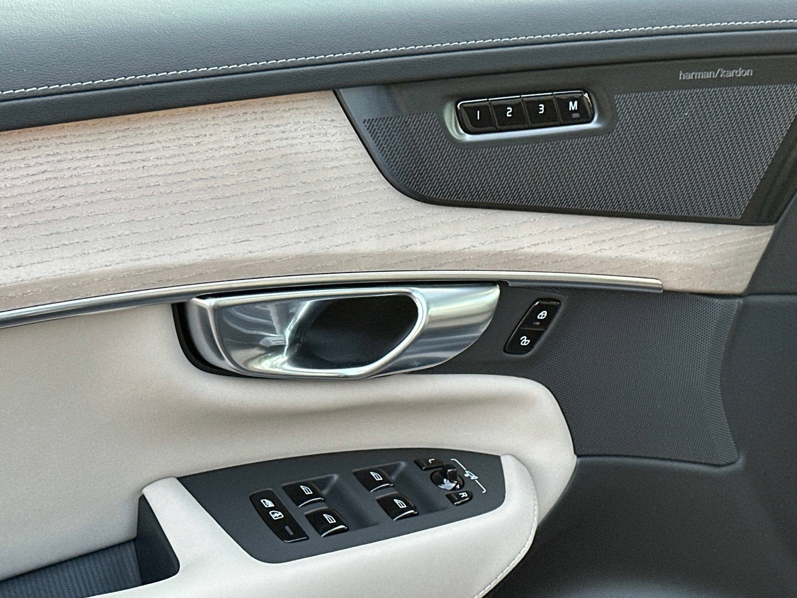 2026 Volvo XC90 Plug-In Hybrid Ultra