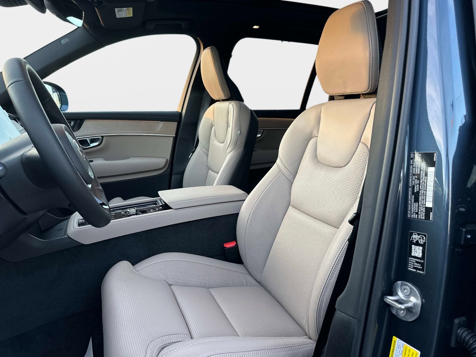 2026 Volvo XC90 Plug-In Hybrid Ultra