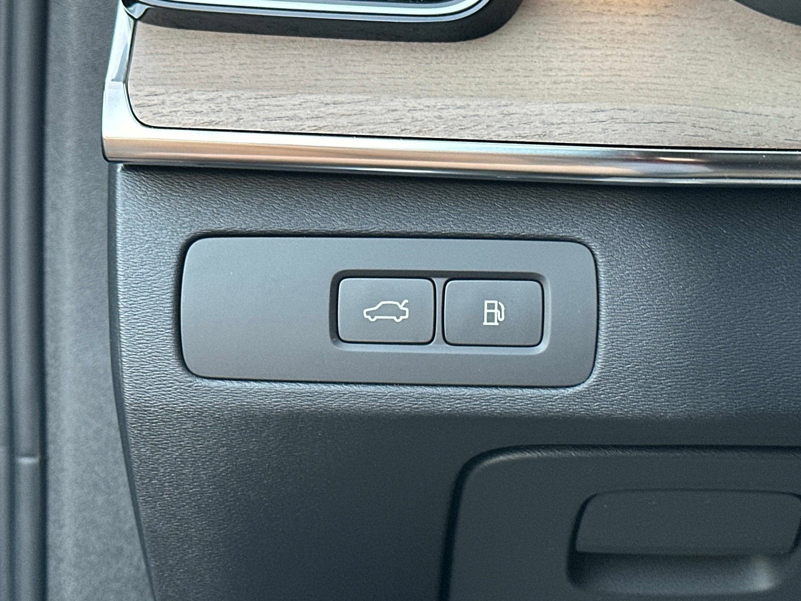 2026 Volvo XC90 Plug-In Hybrid Ultra