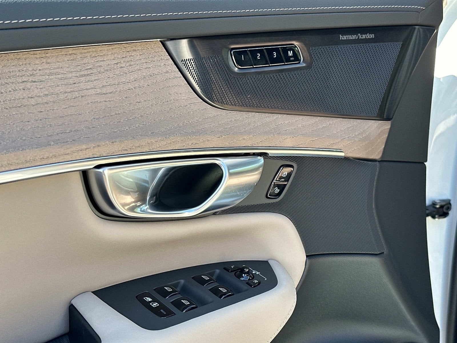 2026 Volvo XC90 Plug-In Hybrid Ultra