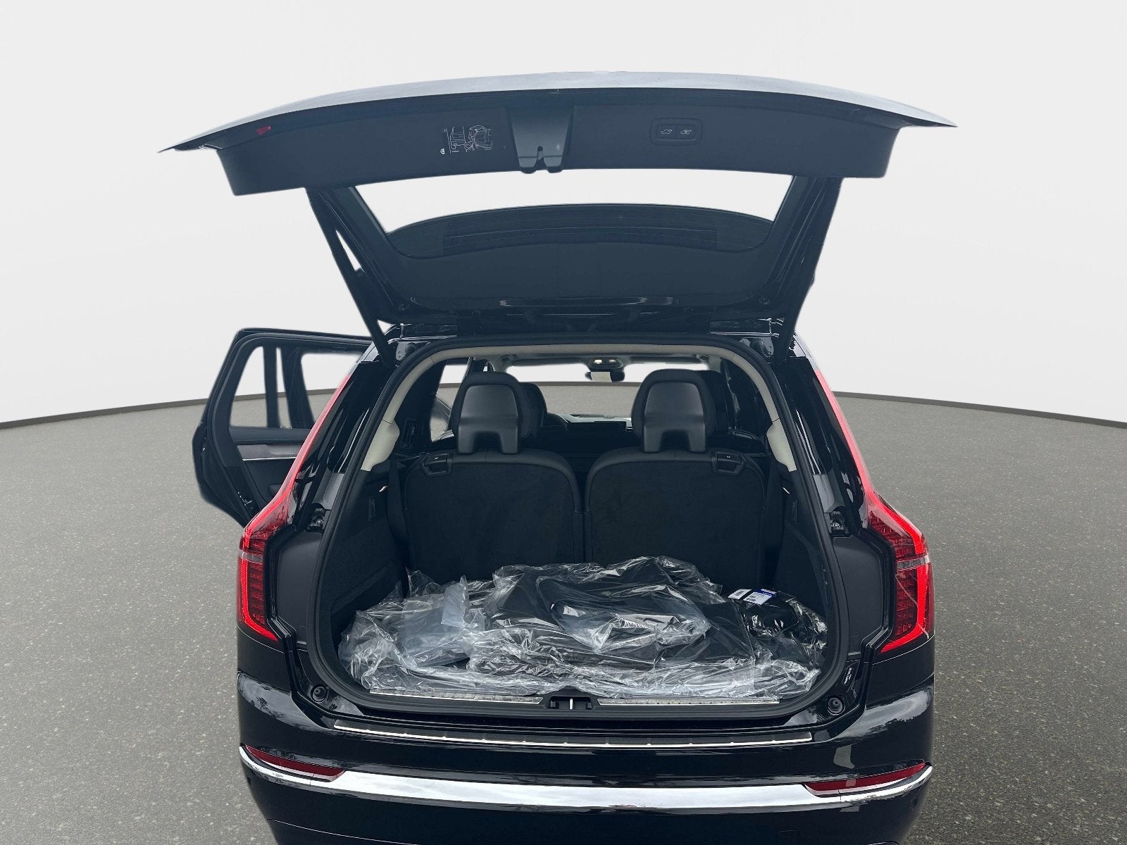 2026 Volvo XC90 Plug-In Hybrid Ultra