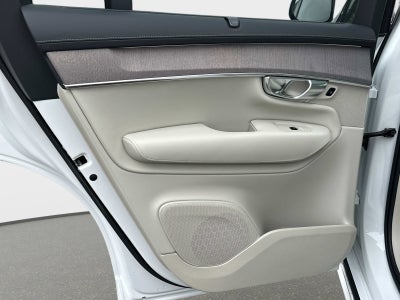 2026 Volvo XC90 Plug-In Hybrid Ultra Dark Theme