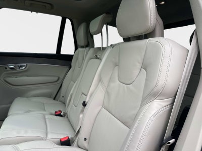 2026 Volvo XC90 Plug-In Hybrid Ultra Dark Theme