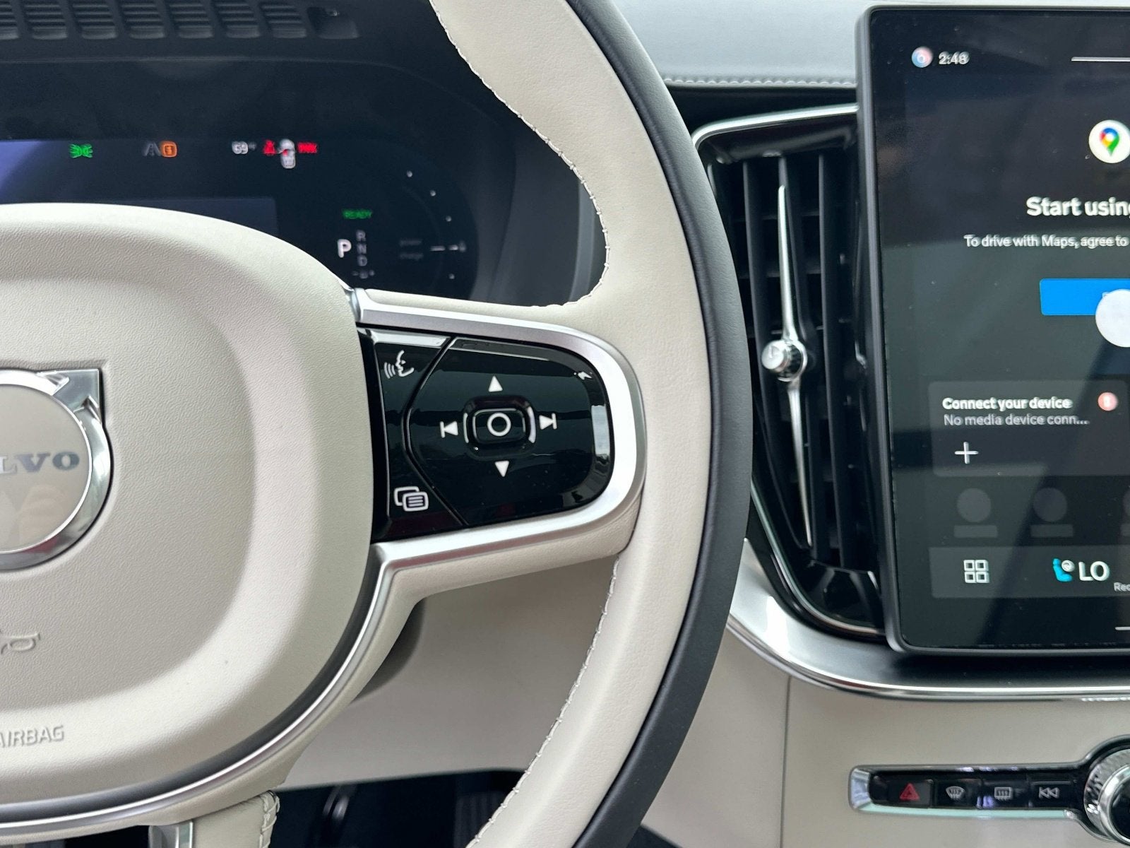 2026 Volvo XC90 Plug-In Hybrid Ultra Dark Theme