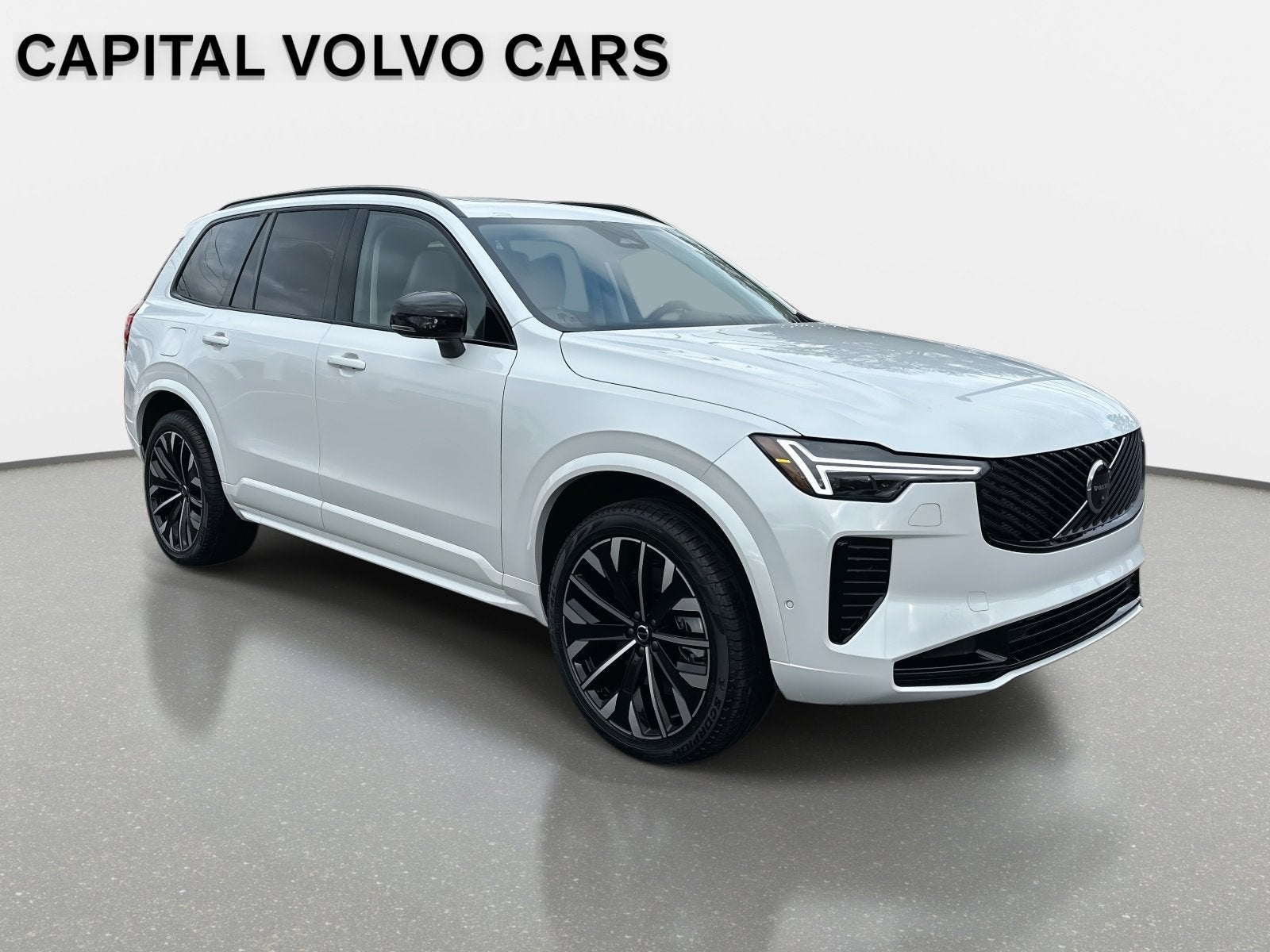 2026 Volvo XC90 Plug-In Hybrid Ultra Dark Theme