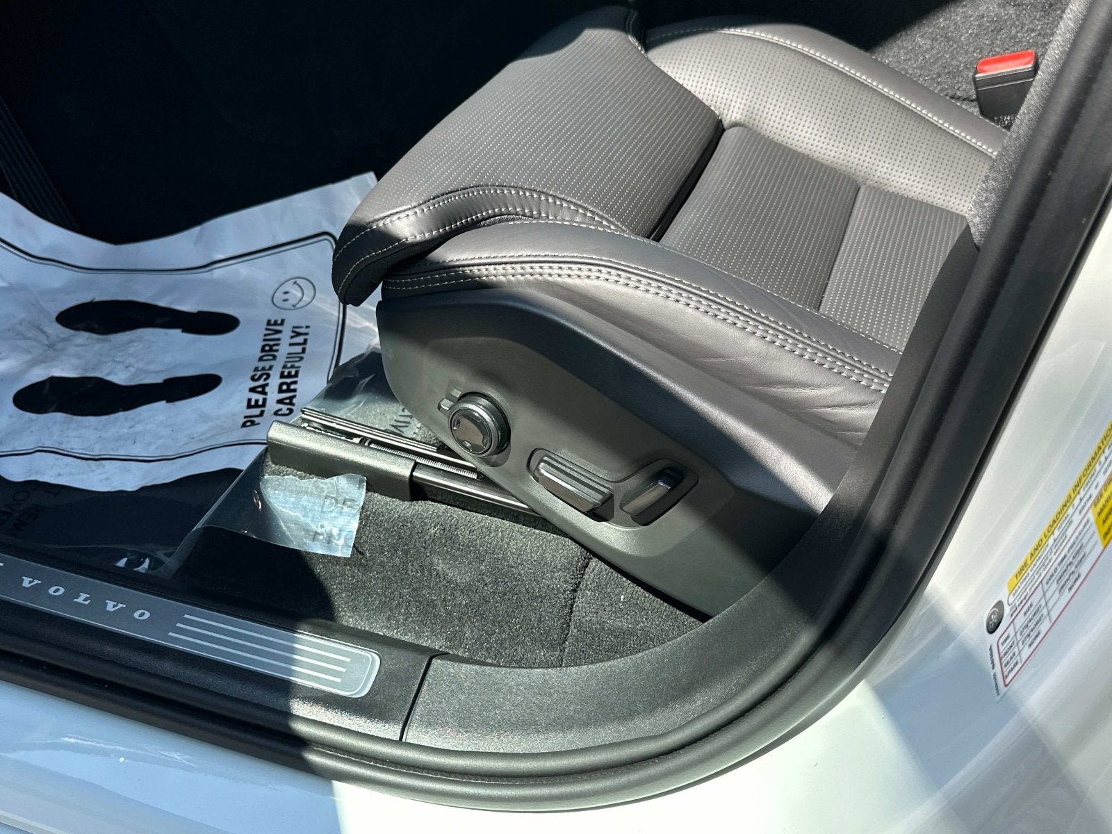 2026 Volvo XC90 Plug-In Hybrid Ultra Dark Theme