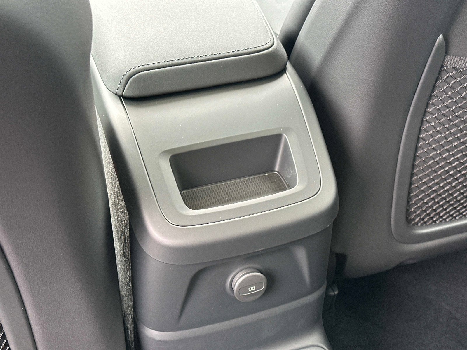 2026 Volvo XC60 Plug-In Hybrid Core