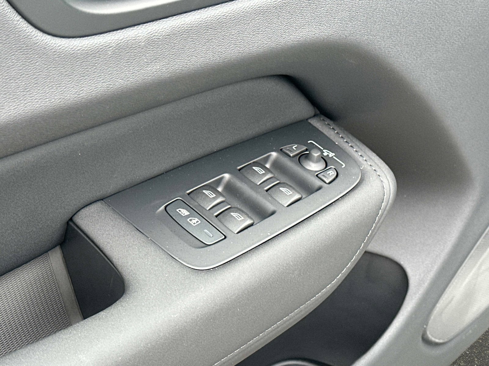 2026 Volvo XC60 Plug-In Hybrid Core