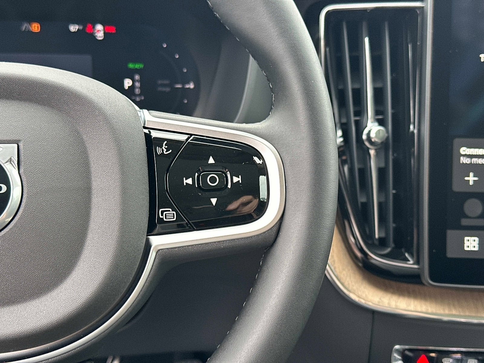 2026 Volvo XC60 Plug-In Hybrid Core