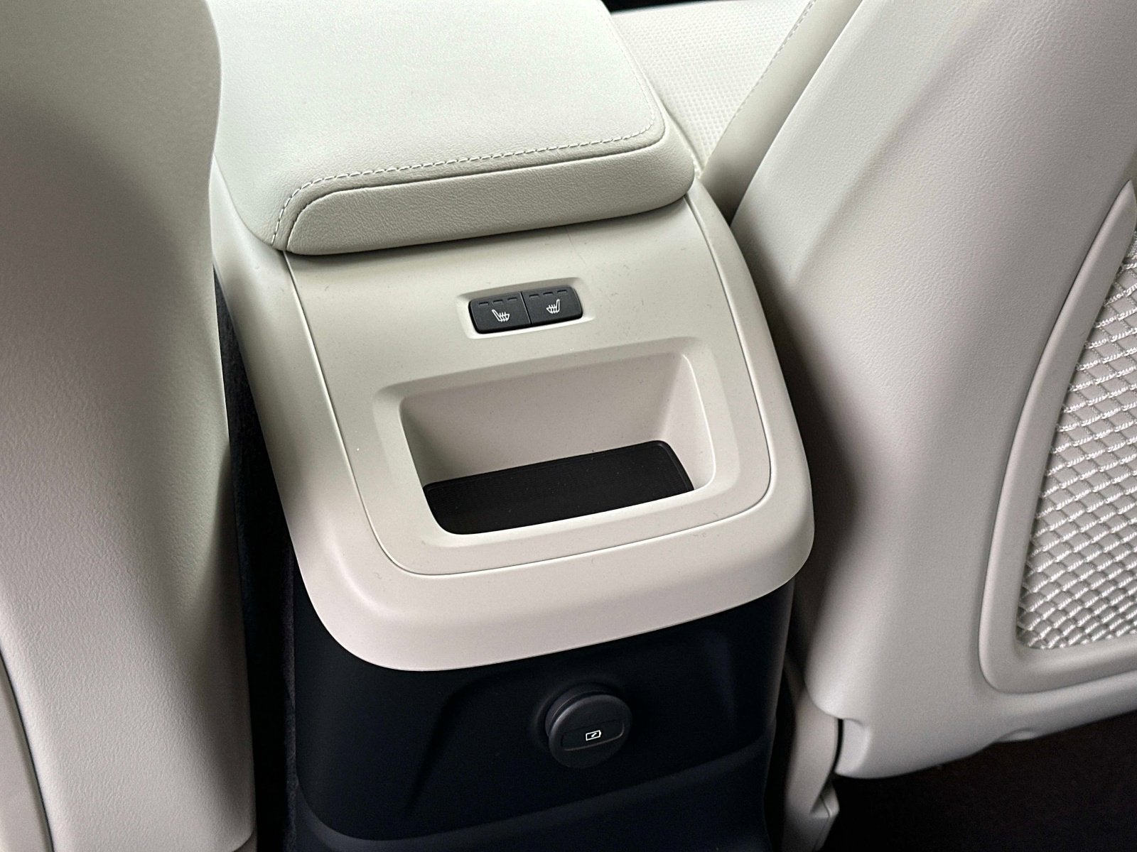 2026 Volvo XC60 Plug-In Hybrid Ultra