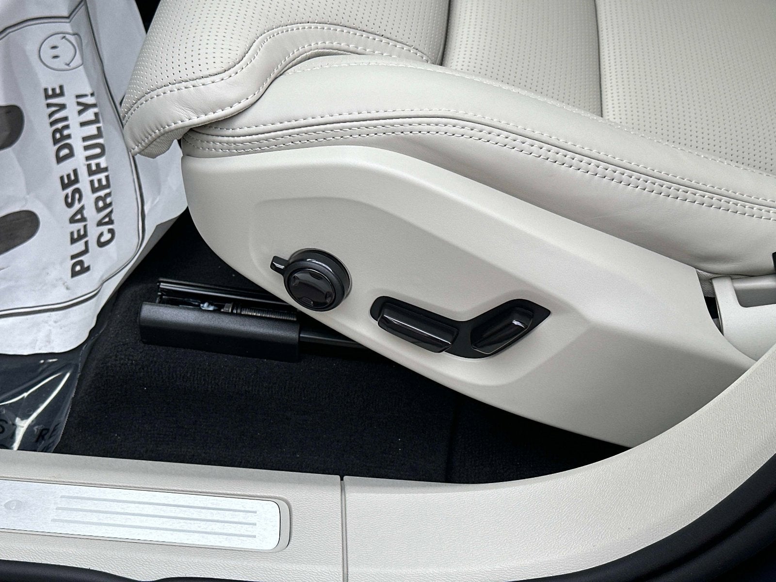 2026 Volvo XC60 Plug-In Hybrid Ultra