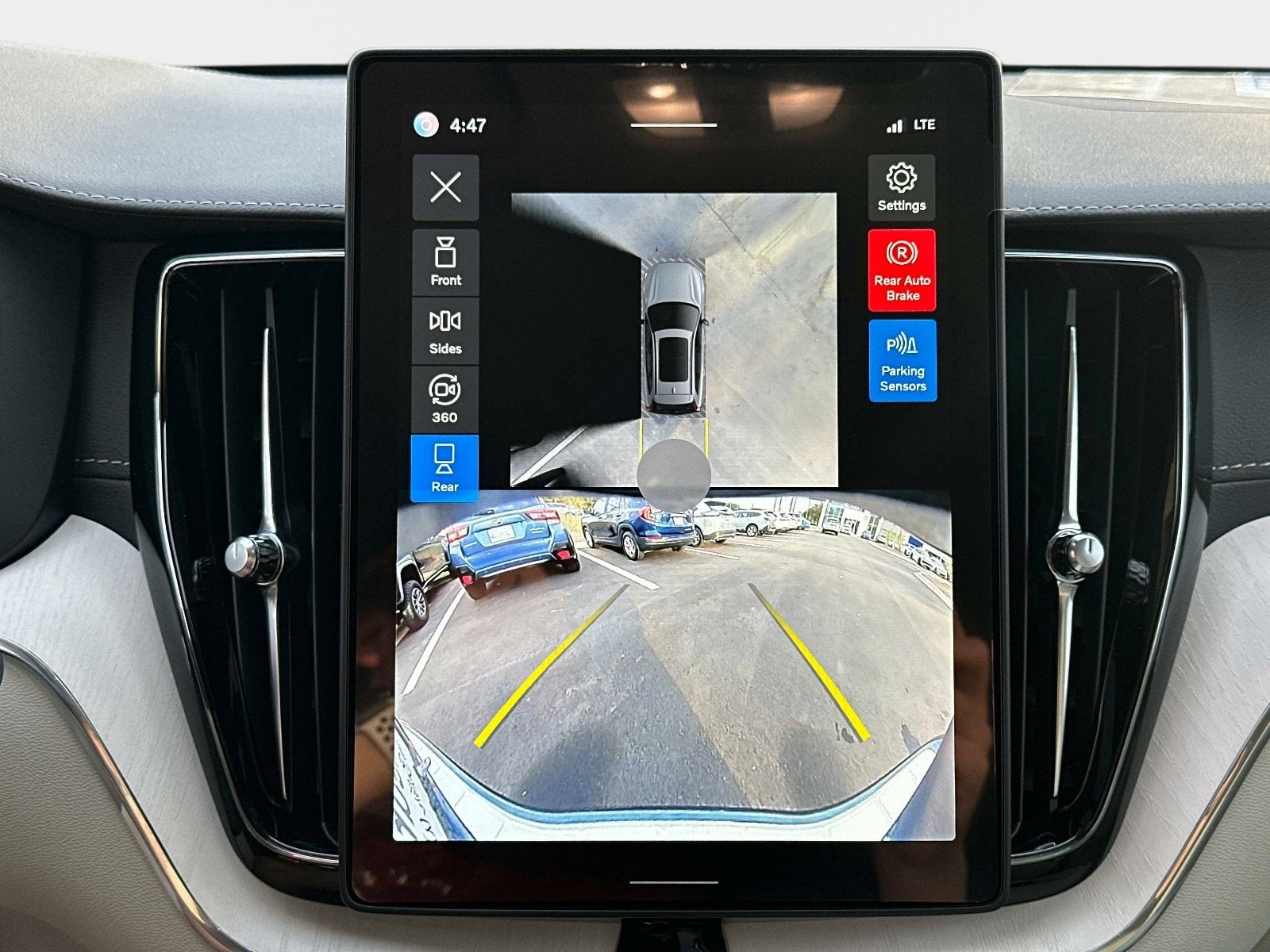 2026 Volvo XC60 Plug-In Hybrid Ultra