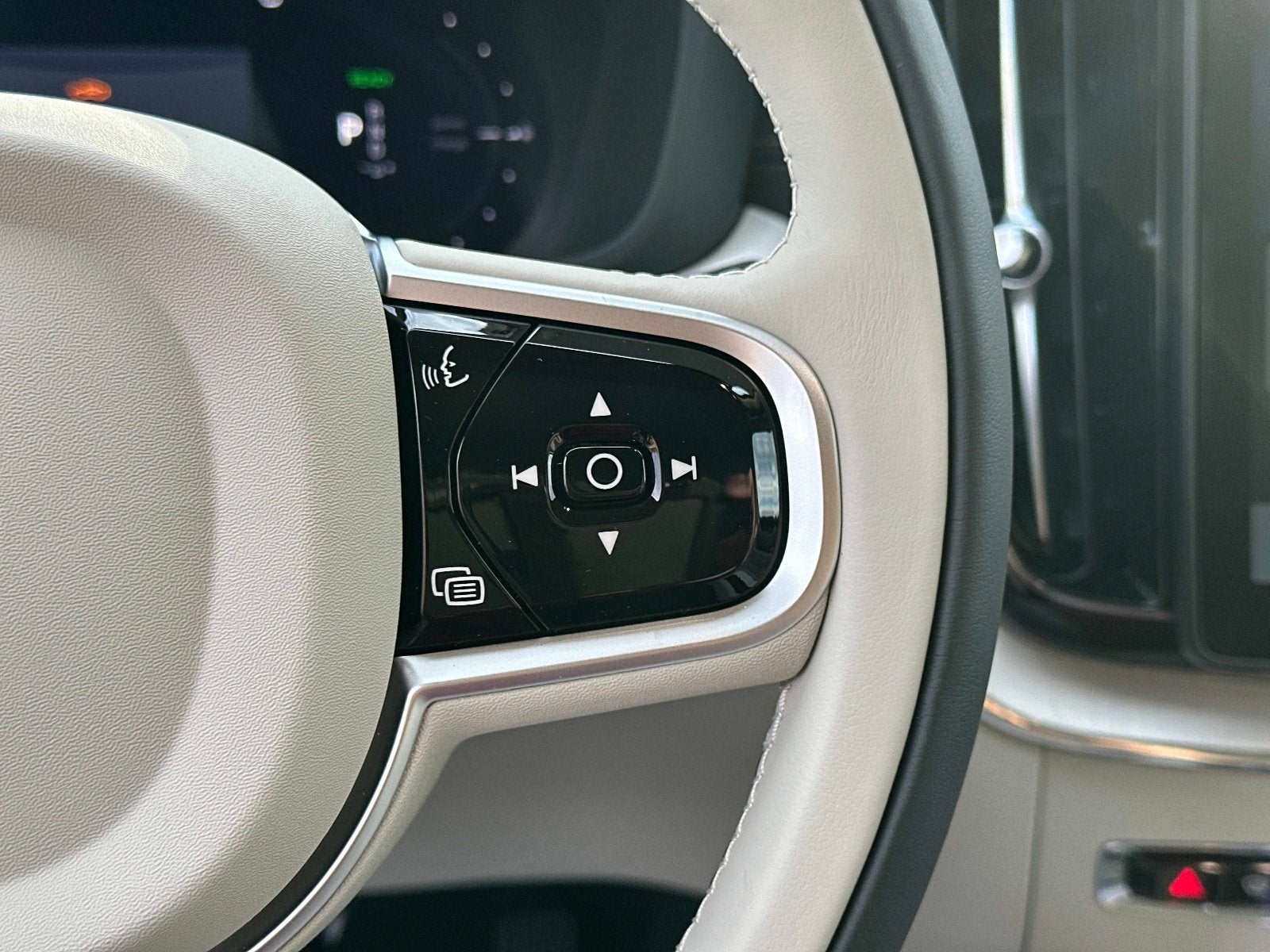 2026 Volvo XC60 Plug-In Hybrid Ultra