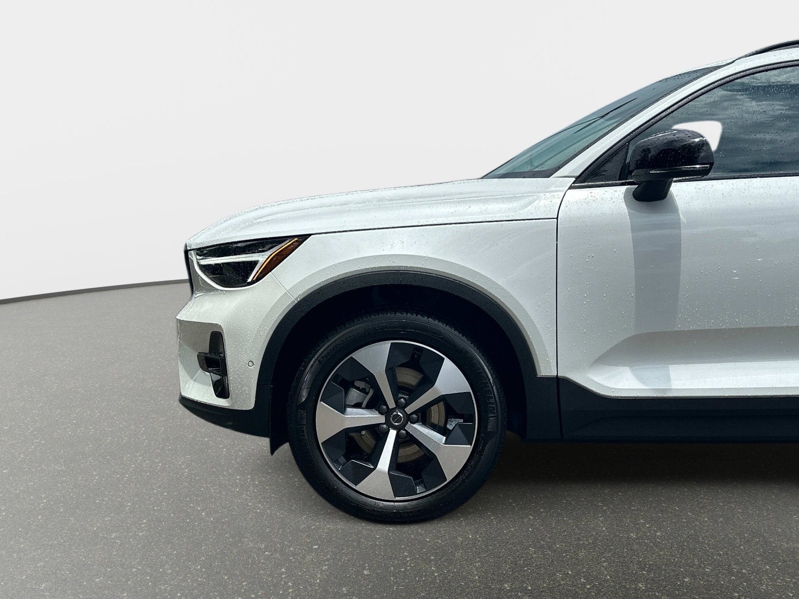 2026 Volvo XC40 Plus