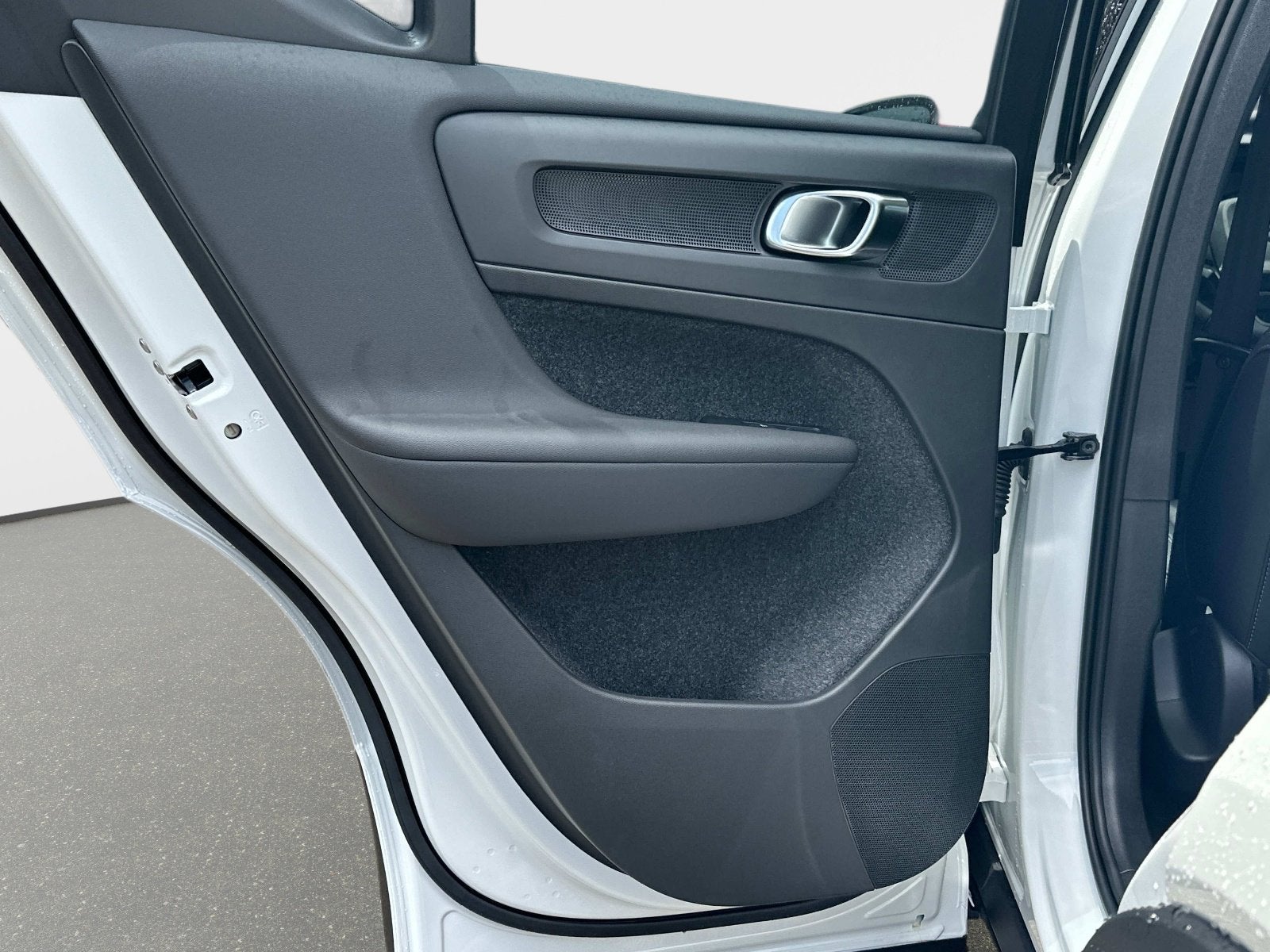 2026 Volvo XC40 Plus