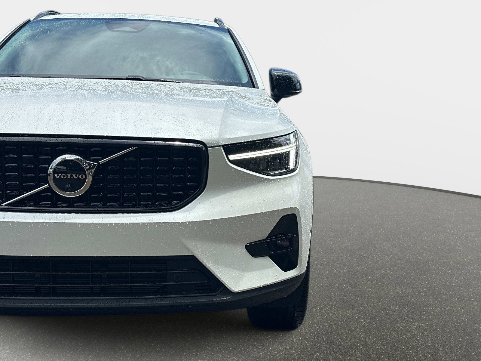 2026 Volvo XC40 Plus