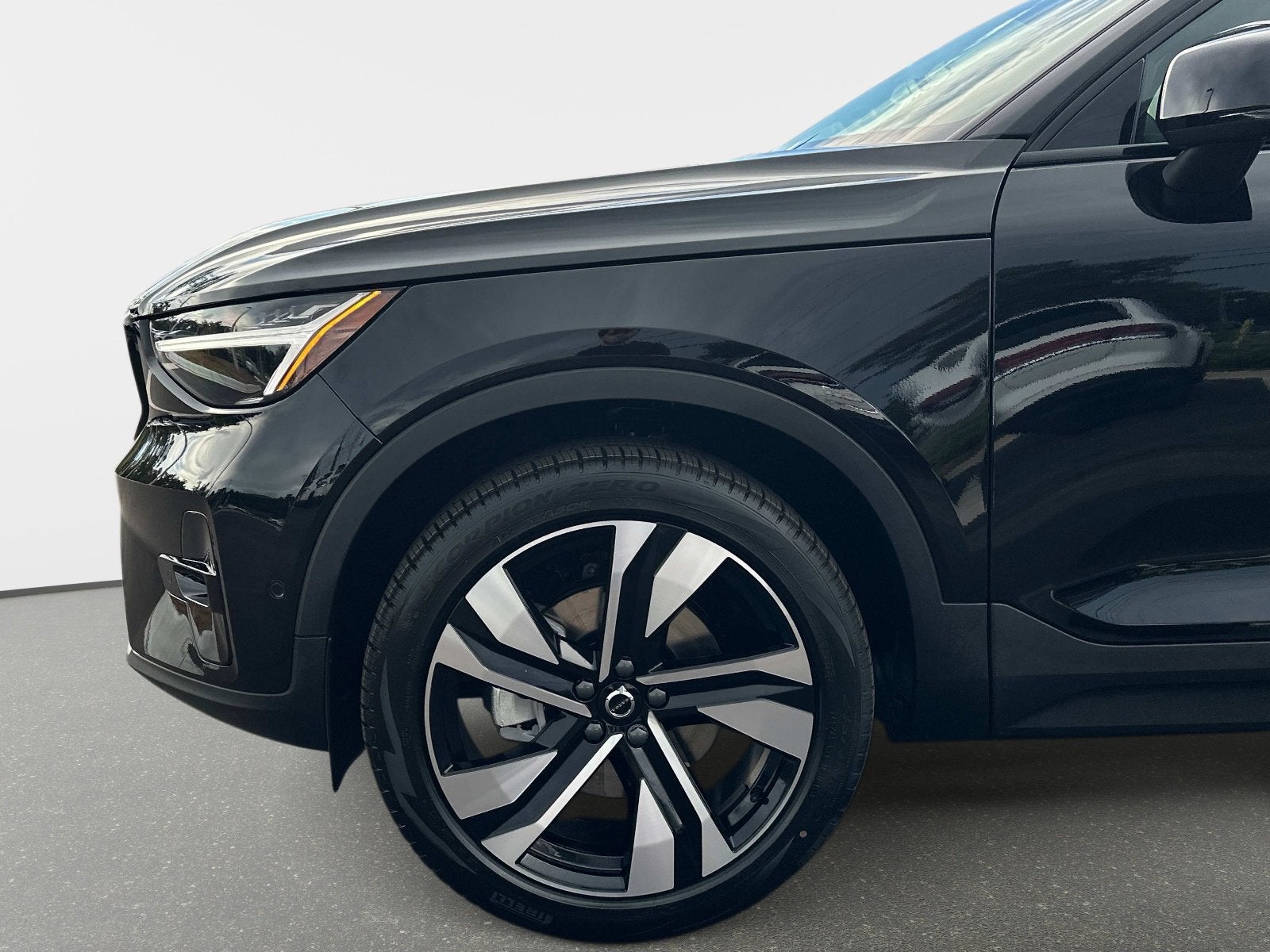 2026 Volvo XC40 Plus