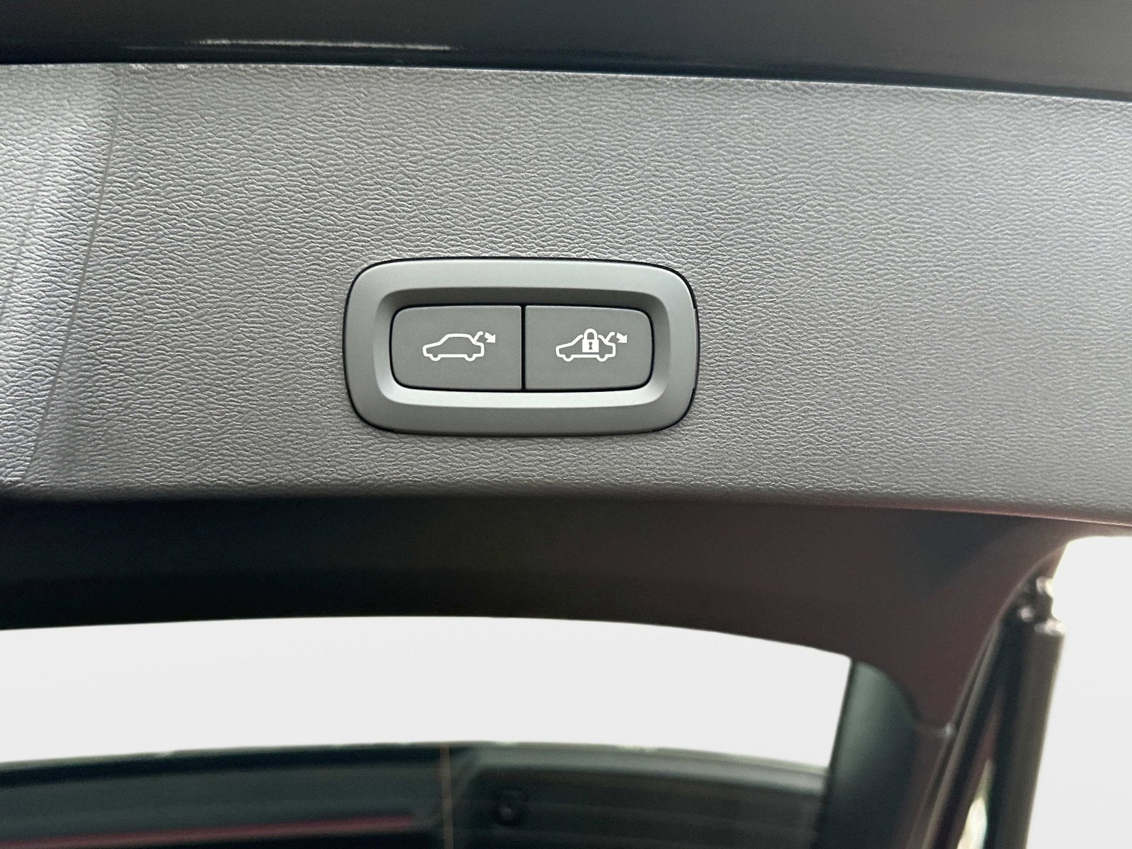 2026 Volvo XC40 Plus