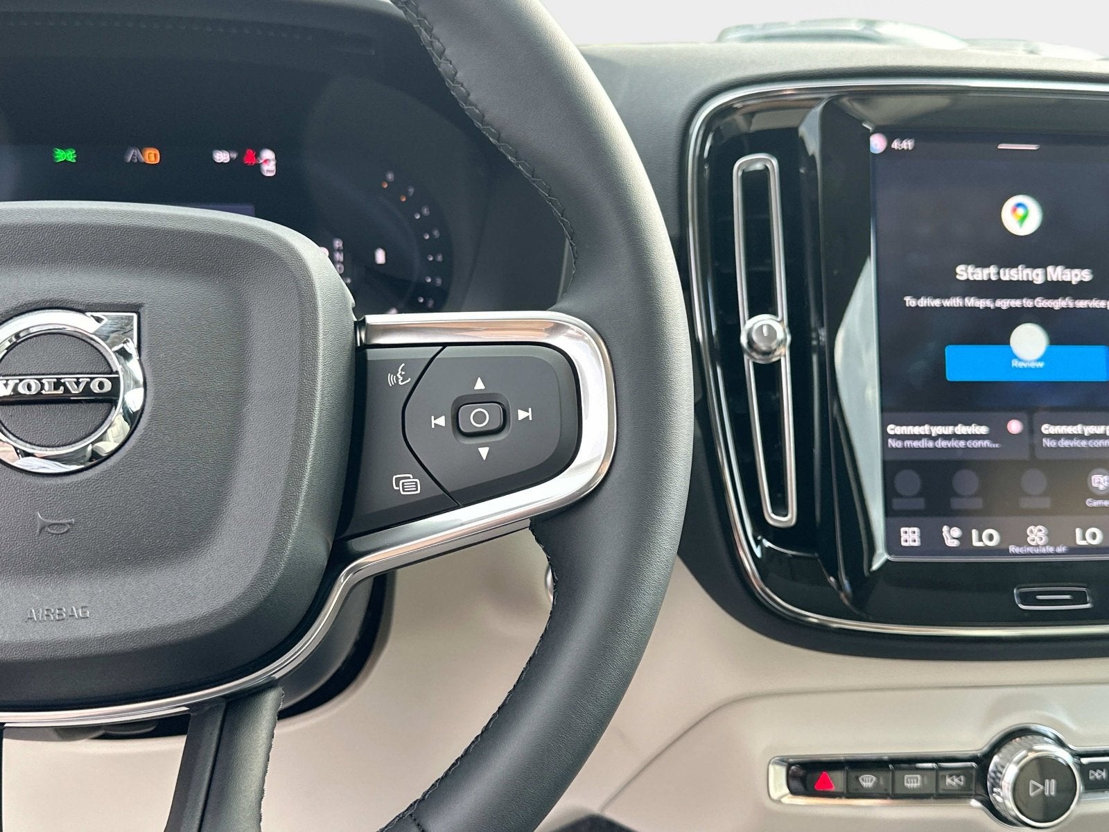 2026 Volvo XC40 Plus