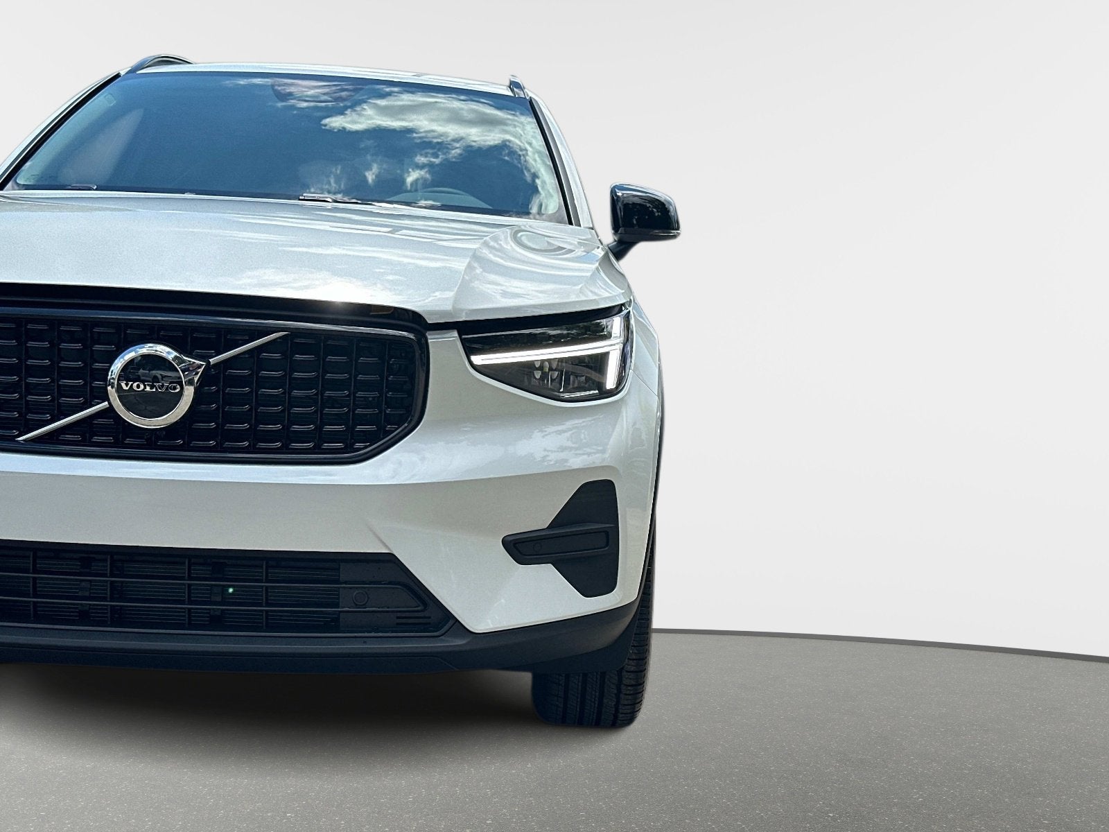 2026 Volvo XC40 Core