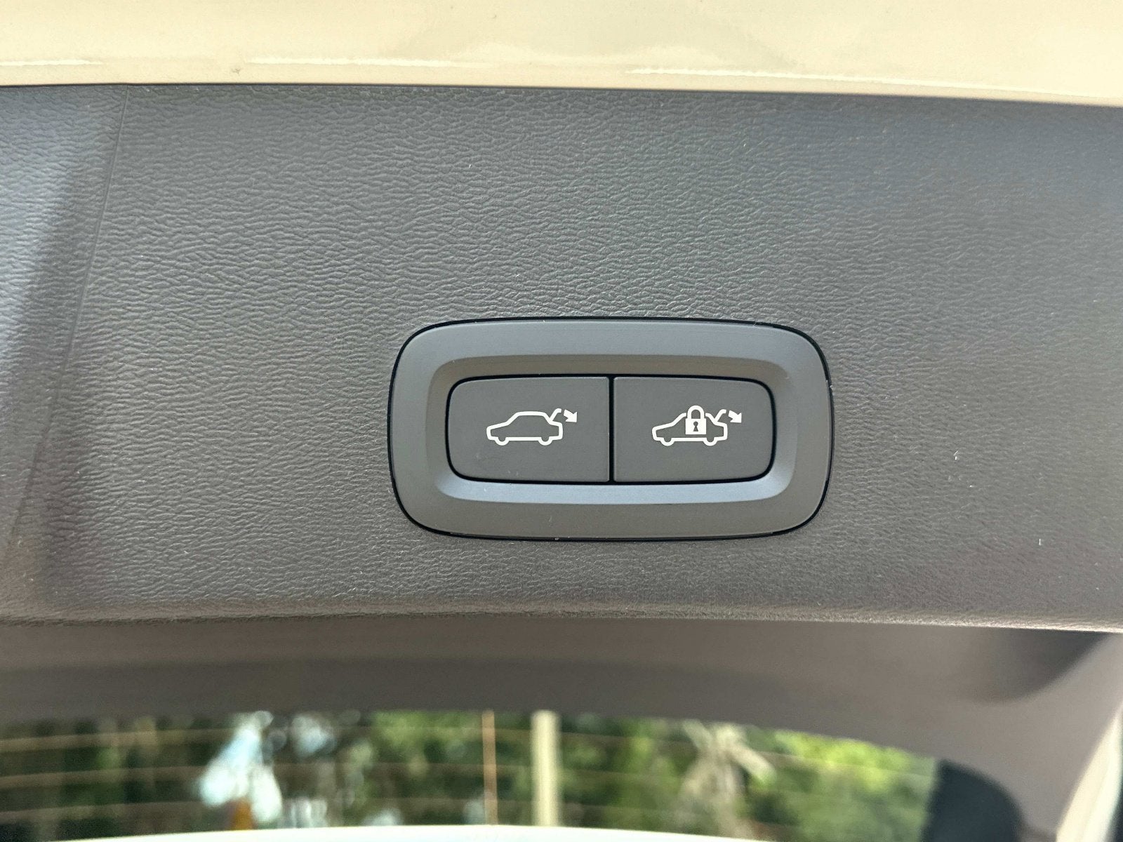 2026 Volvo XC40 Core