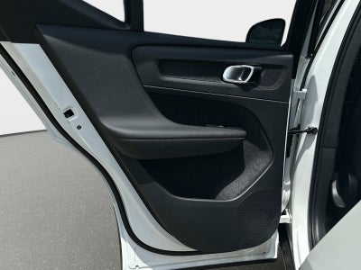 2026 Volvo XC40 Core