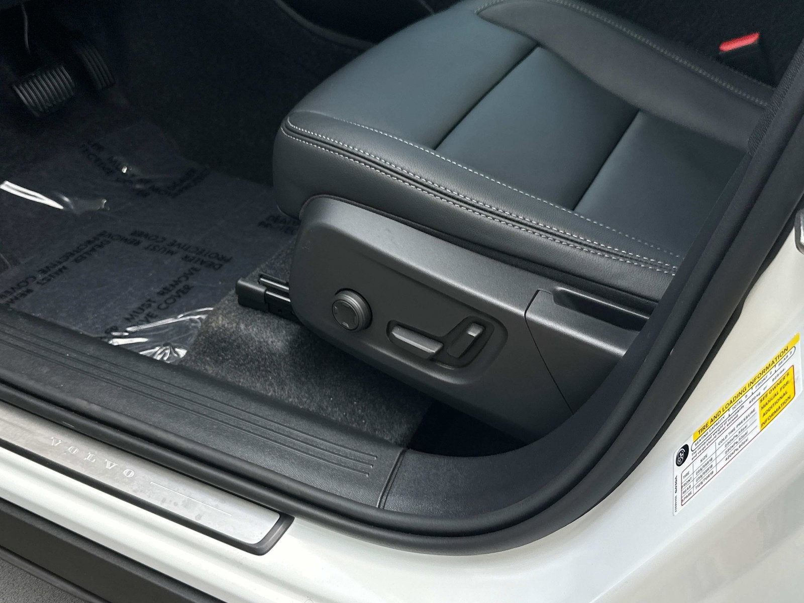 2026 Volvo XC40 Core