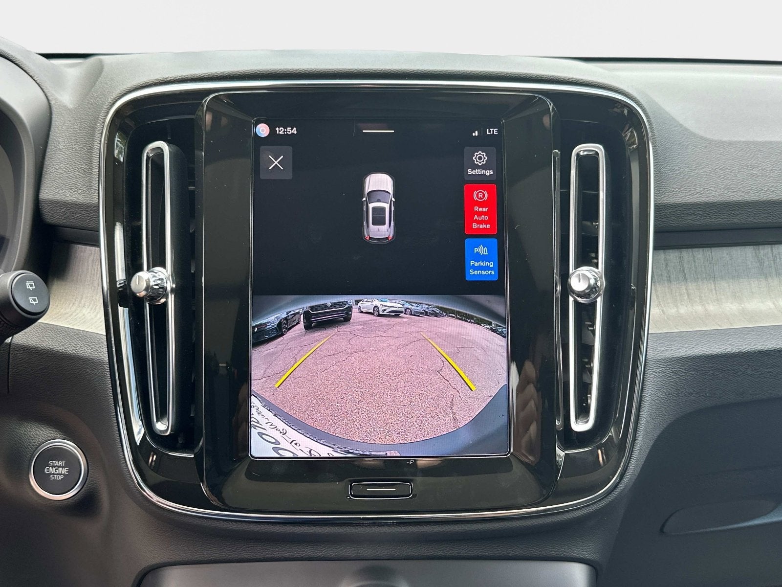 2026 Volvo XC40 Core