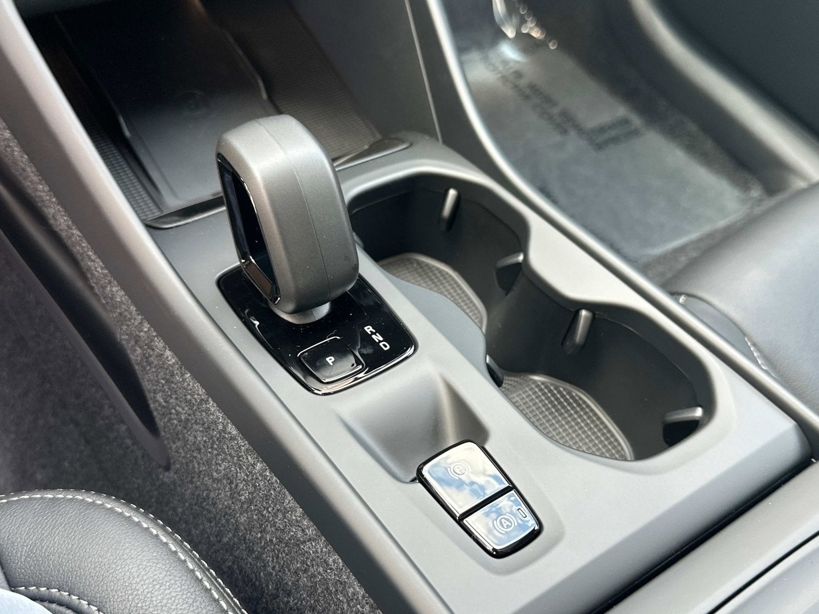 2026 Volvo XC40 Core