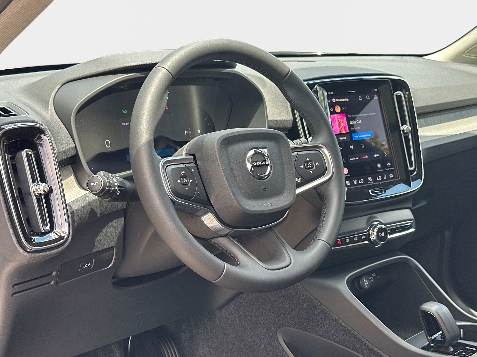 2026 Volvo XC40 Core