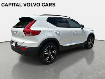 2026 Volvo XC40 Core