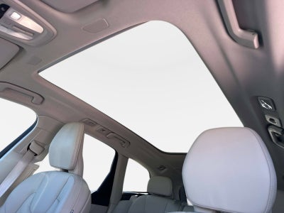 2023 Volvo XC60 Ultimate Bright Theme